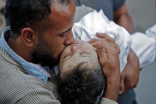 Actualisation : 58 martyrs dans l’attaque israélienne contre les manifestants à Gaza 